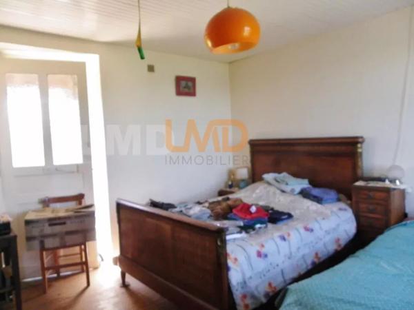 ancien corps de ferme avec dépendances une grange sur étable