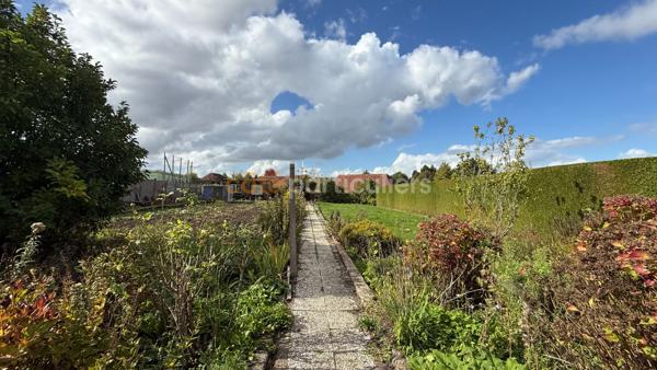 Vente
                Maison110 m² - 5 Pièces -
                    SAINT POL SUR TERNOISE (62130)