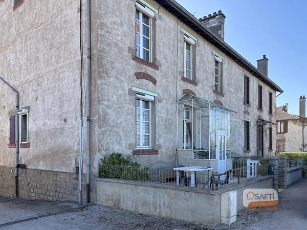 Maison de village avec jardin et dépendances