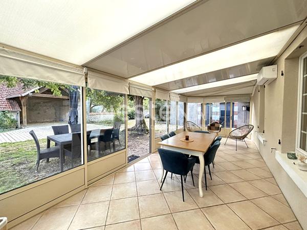 LONGERE SANS TRAVAUX 3 CHAMBRES TERRAIN DEPENDANCES PLEIN CENTRE DE CHABRIS (INDRE 36)