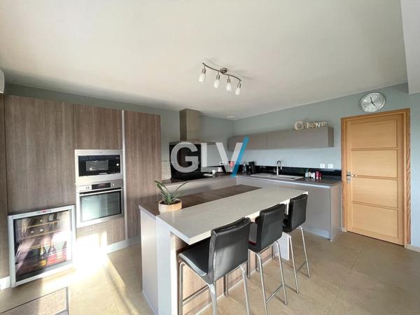 Maison 6 pièce(s) 194.02 m2 / 224m2 utile , Camphin en pevele