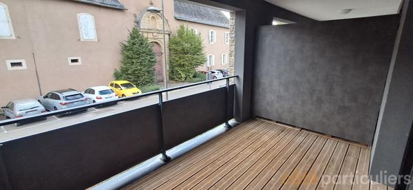 Location
                Appartement50,47 m² - 2 Pièces -
                    RODEZ (12000)