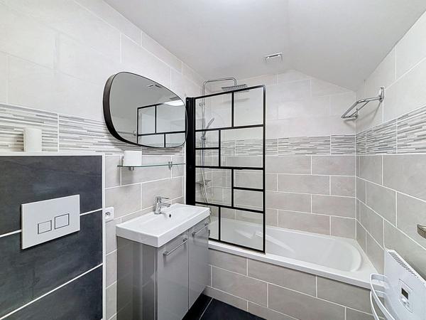PLOEMEUR-UNE MAISON FAMILIALE AUX BEAUX VOLUMES ET AU FORT POTENTIEL !