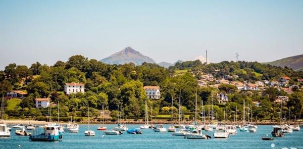 Maison 8 pièces de 311 m² à Hendaye (64700)