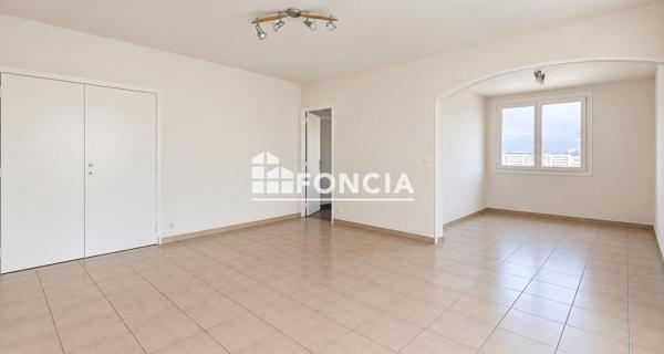 Location Appartement 3 pièces 56 m² - Saint-martin-d'hères 38400