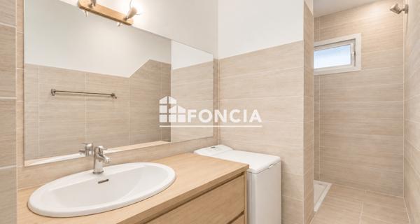 Location Appartement 3 pièces 56 m² - Saint-martin-d'hères 38400