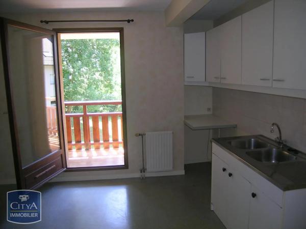 Appartement à louer 3 pièces 65.95m² Chambéry (73000)
