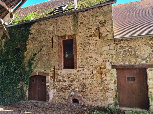 Triangle Vernon - Giverny - Les Andelys - Château du 17ème de 2.246 m2  - 33 chambres - avec dépandances sur plus de 21 hectares de terrain : Prix : 2.100.000