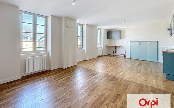 Appartement à louer    2 pièces • 47 m2 Larche
