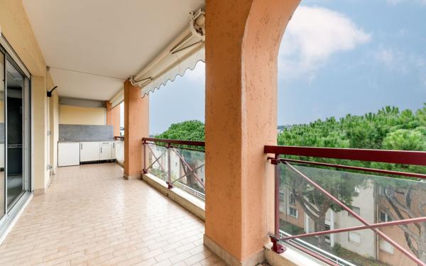 Appartement à vendre    2 pièces • 56 m2 Nice