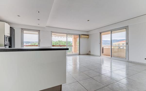 Appartement à vendre    2 pièces • 56 m2 Nice