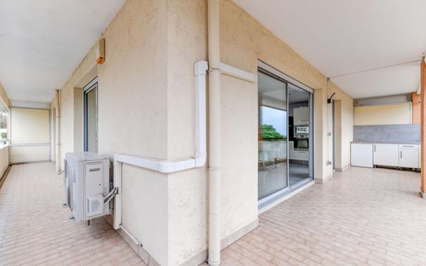 Appartement à vendre    2 pièces • 56 m2 Nice