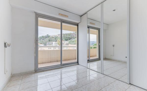 Appartement à vendre    2 pièces • 56 m2 Nice
