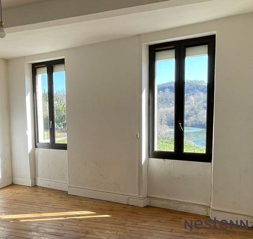 Maison de ville avec jardin attenant