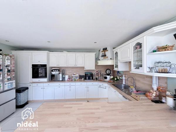 Maison mitoyenne 2 côtés à vendre, 6 pièces - Louviers 27400