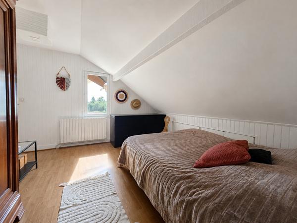 Maison
         5 pièces
        - 93 m² Exclusivité 310 000 € *