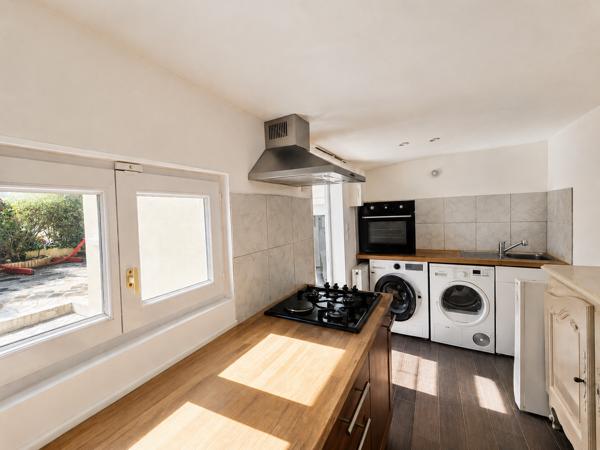 Maison
         5 pièces
        - 93 m² Exclusivité 310 000 € *