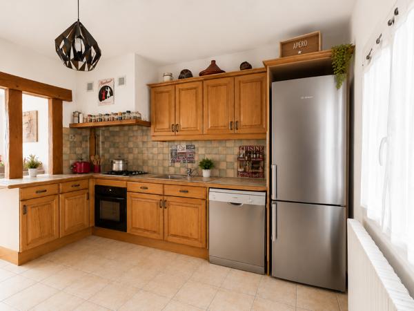 Maison
         5 pièces
        - 93 m² Exclusivité 310 000 € *