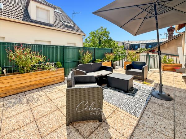 Appartement
         4 pièces
        - 98 m² 290 000 € *