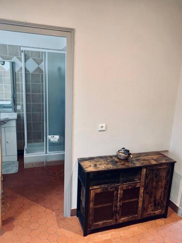 Aix en Provence, T2 rénové au coeur, charme assuré.