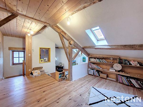 A Vendre Maison en pierre de 164 m² avec dépendance de 120 m² et grand terrain dans un hameau
