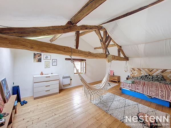 A Vendre Maison en pierre de 164 m² avec dépendance de 120 m² et grand terrain dans un hameau