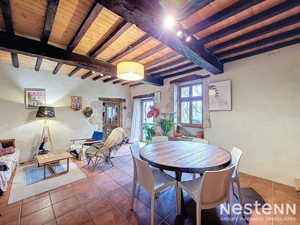 A Vendre Maison en pierre de 164 m² avec dépendance de 120 m² et grand terrain dans un hameau