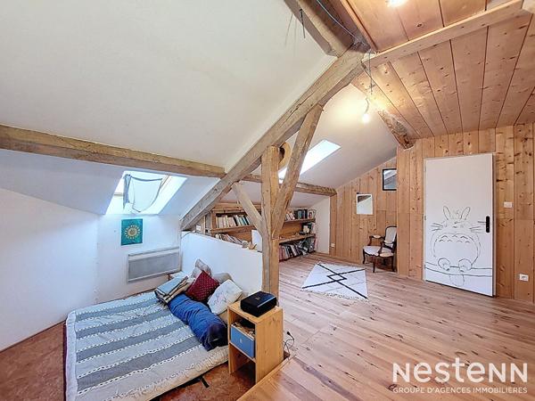 A Vendre Maison en pierre de 164 m² avec dépendance de 120 m² et grand terrain dans un hameau