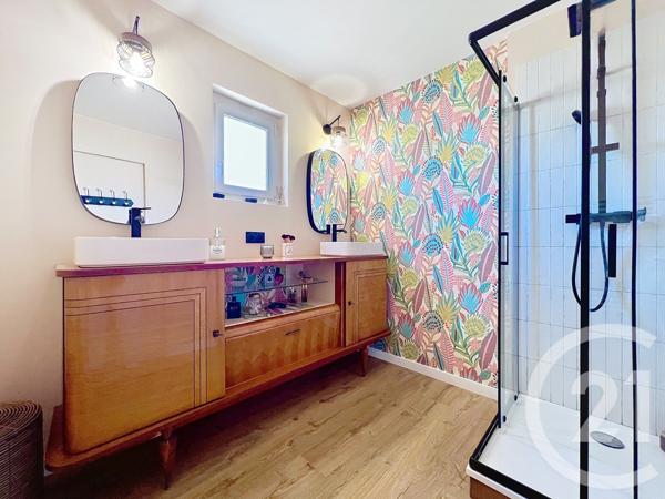 Maison à vendre  6 pièces - 151 m 2   AYTRE  - 17