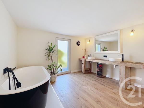 Maison à vendre  6 pièces - 151 m 2   AYTRE  - 17