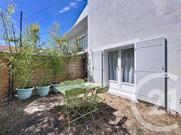 Maison à vendre  6 pièces - 151 m 2   AYTRE  - 17