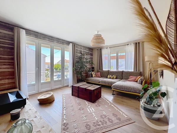 Maison à vendre  6 pièces - 151 m 2   AYTRE  - 17