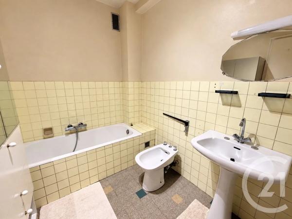 Appartement F4 à vendre  4 pièces - 81,97 m 2   LE CANNET  - 06
