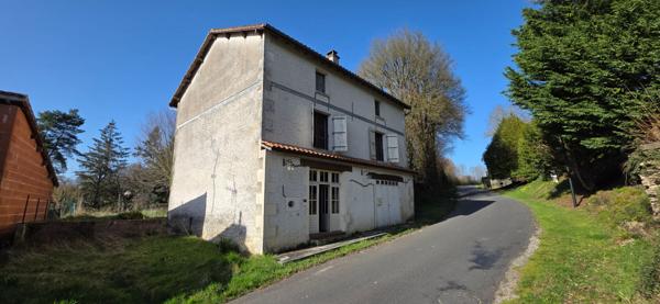 Maison à rénover - 3 chambres - ALLOUE (16)