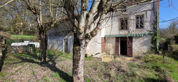 Maison à rénover - 3 chambres - ALLOUE (16)