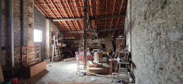 Maison à rénover - 3 chambres - ALLOUE (16)
