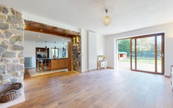 Maison à vendre    4 pièces • 146 m2 Cornier