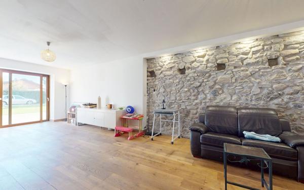 Maison à vendre    4 pièces • 146 m2 Cornier