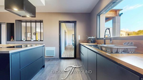 EN EXCLUSIVITE - PLAIN PIED - 3 CHAMBRES DONT UNE SUITE - STUDIO - 2 CHAMBRES D'APPOINT - GARAGE - PISCINE