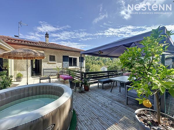 A vendre maison Auch 6 pieces 144 m2 terrain cloture de 2500m2 avec garage.