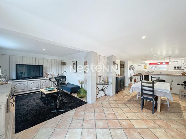 A vendre maison Auch 6 pieces 144 m2 terrain cloture de 2500m2 avec garage.