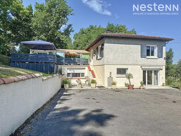 A vendre maison Auch 6 pieces 144 m2 terrain cloture de 2500m2 avec garage.