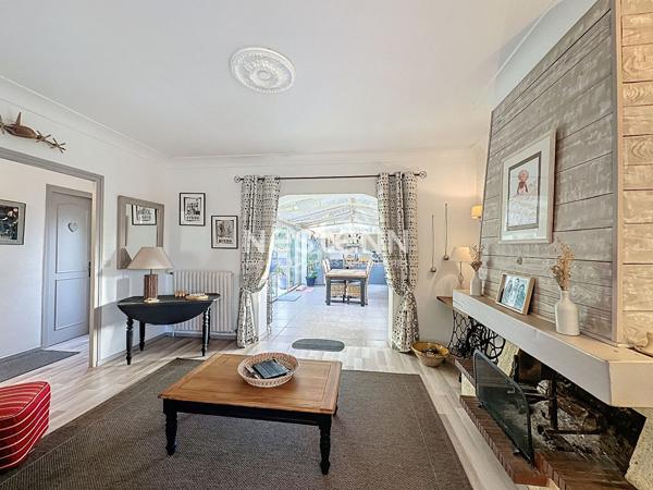 A vendre maison Auch 6 pieces 144 m2 terrain cloture de 2500m2 avec garage.