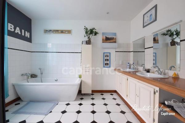 Longère d'exception 8 pièces – 203 m² habitables avec jardin et piscine proche Angers