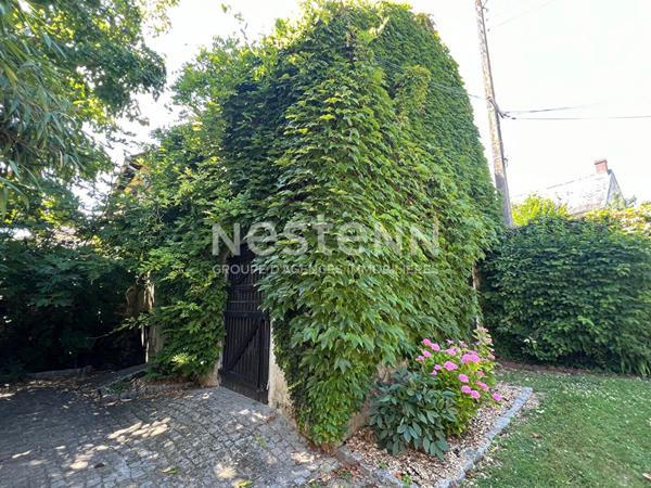 À VENDRE Superbe propriété familiale avec annexe et piscine sur la commune de RONQUEROLLES