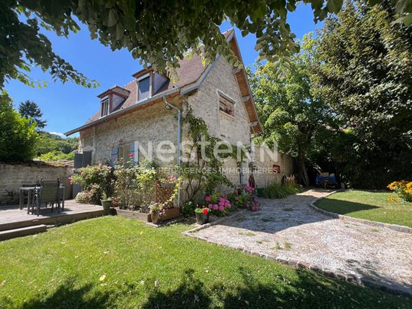 À VENDRE Superbe propriété familiale avec annexe et piscine sur la commune de RONQUEROLLES