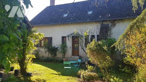 Située sur la commune de Saint-Georges-sur-la-Prée, dans un environnement calme et verdoyant, c...