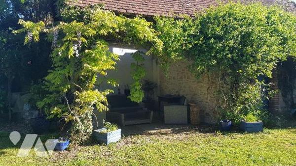 Située sur la commune de Saint-Georges-sur-la-Prée, dans un environnement calme et verdoyant, c...