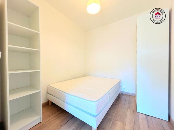 A LOUER PERTUIS 84120 CENTRE VILLE APPARTEMENT MEUBLE D'ENVIRON 25M²