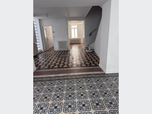 Maison à Louer à ARRAS 1520 € *